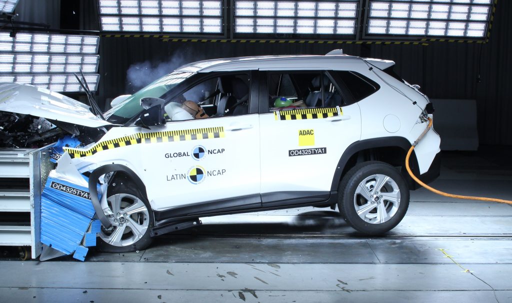 toyota-yaris-cross-recebe-2-estrelas-em-latin-ncap,-antes-de-protocolo-ficar-mais-exigente