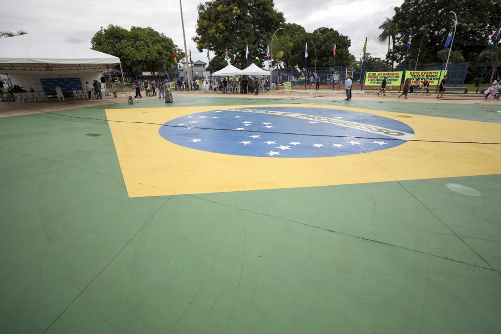 ibaneis-reinaugura-praca-publica-na-candogolandia:-“para-as-criancas”