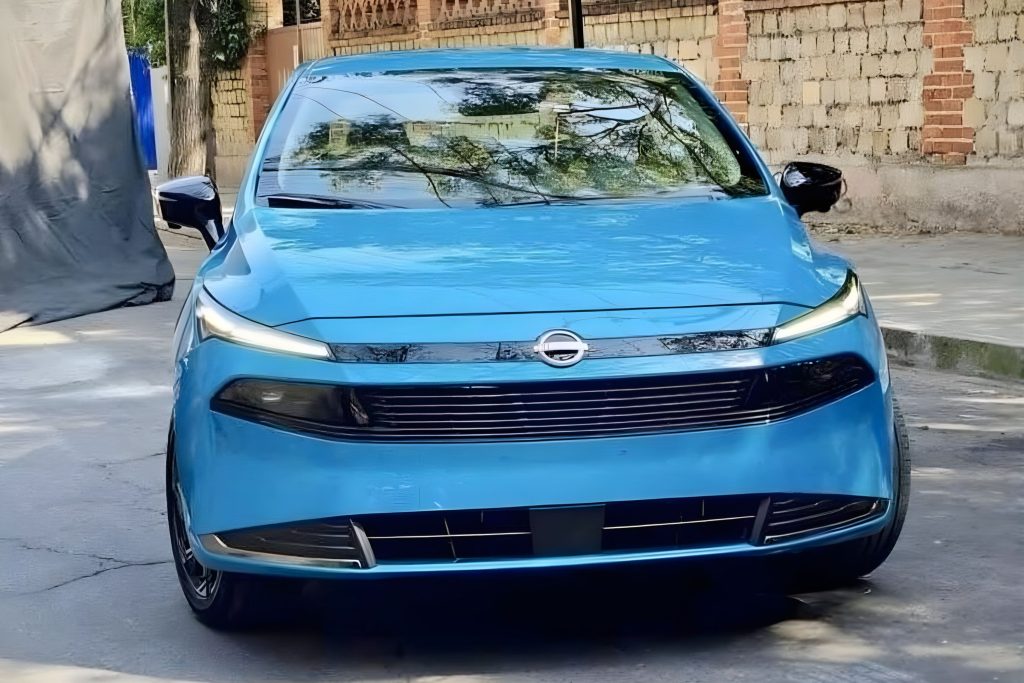 vazou:-nissan-versa-2027-tem-nova-dianteira-bem-diferente-de-kicks-e-kait