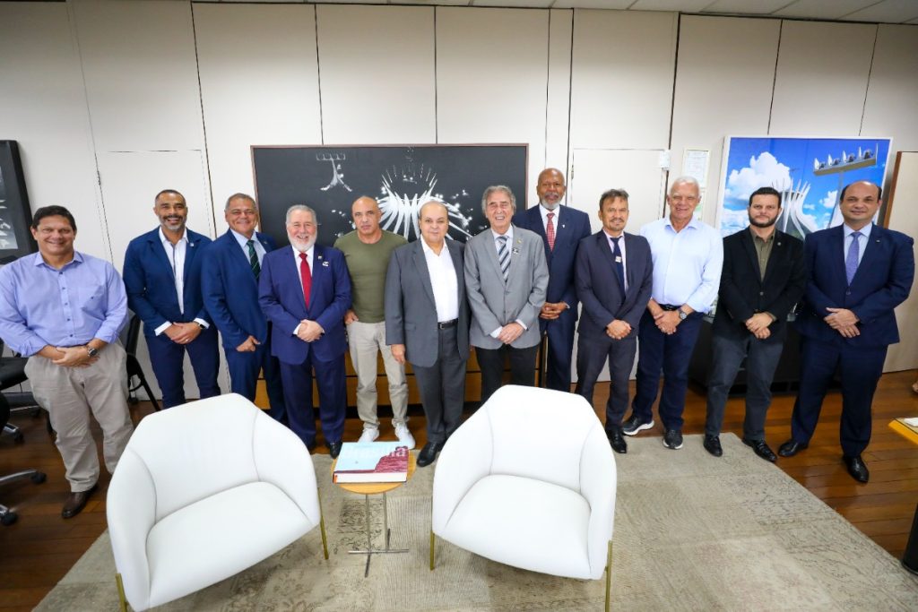 ibaneis-sanciona-remissao-de-iptu-para-clubes-e-associacoes